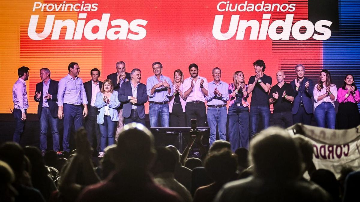 Del frente de gobernadores a los provincialismos, las terceras vías hicieron agua y cayeron ante la ola violeta