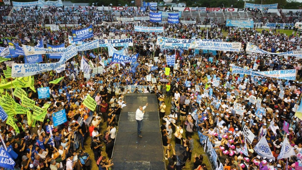Osvaldo Jaldo encabezó un multitudinario acto por el Día de la Lealtad Peronista en Tucumán