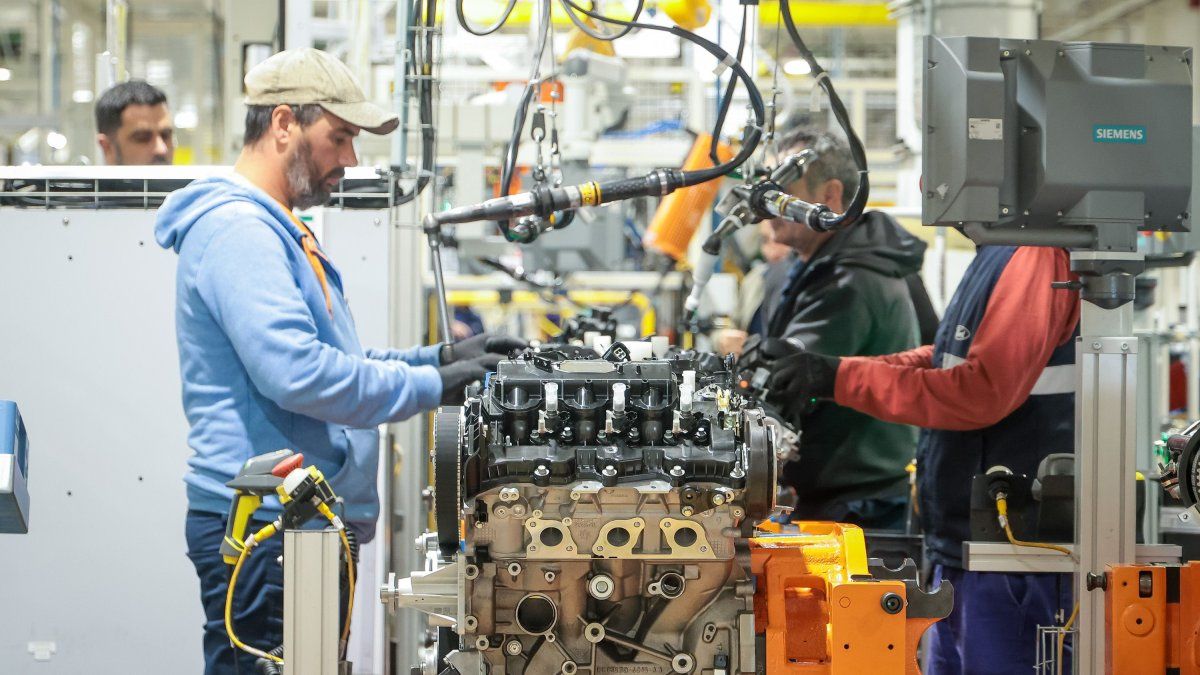 La tensión entre EEUU y China por un fabricante de chips podría frenar la producción de autos en todo el mundo