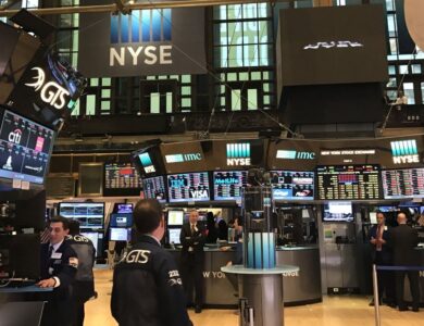 Wall Street mantiene ganancias tras la confirmación de una nueva baja de tasas en EEUU