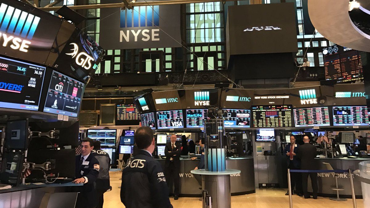 Wall Street mantiene ganancias tras la confirmación de una nueva baja de tasas en EEUU