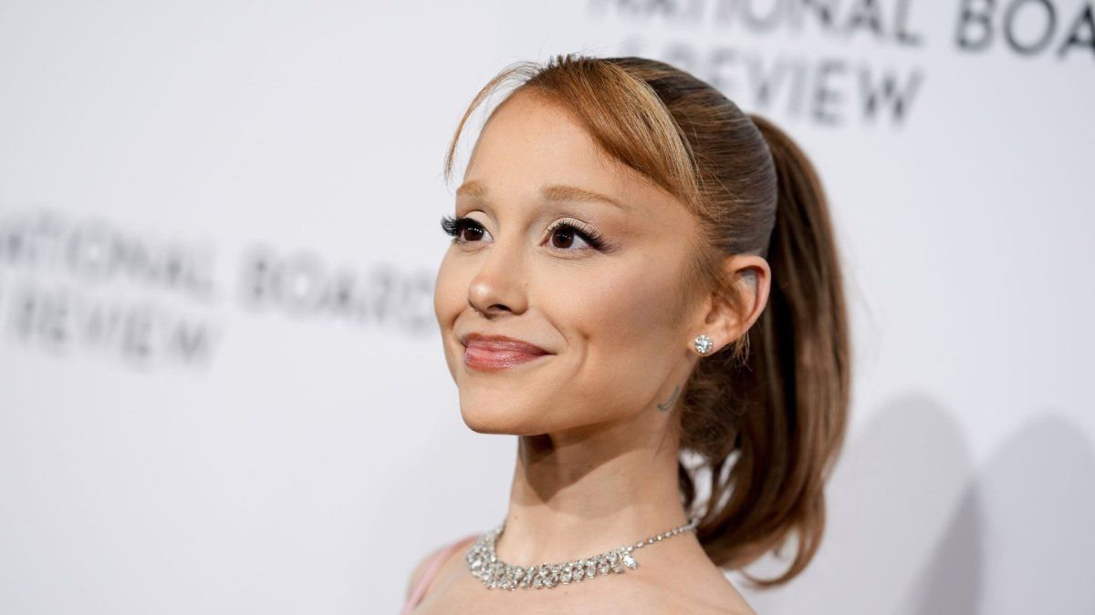 de cuánto es la fortuna de Ariana Grande en 2025