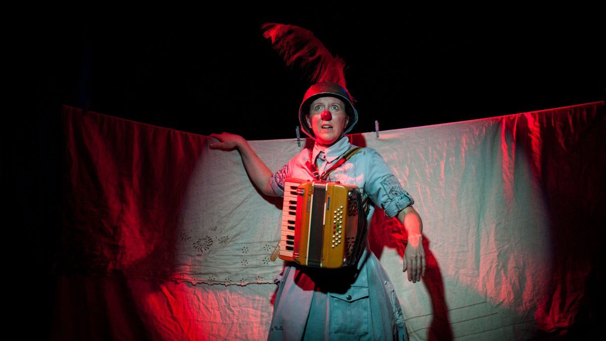 artes escénicas, gastronomía y debate