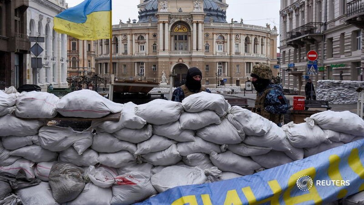 un masivo ataque ruso con drones y misiles deja sin luz a medio Kiev y profundiza la crisis energética