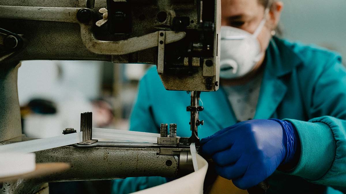 se hundió un 20% anual en septiembre y operó con solo el 42% de su capacidad instalada