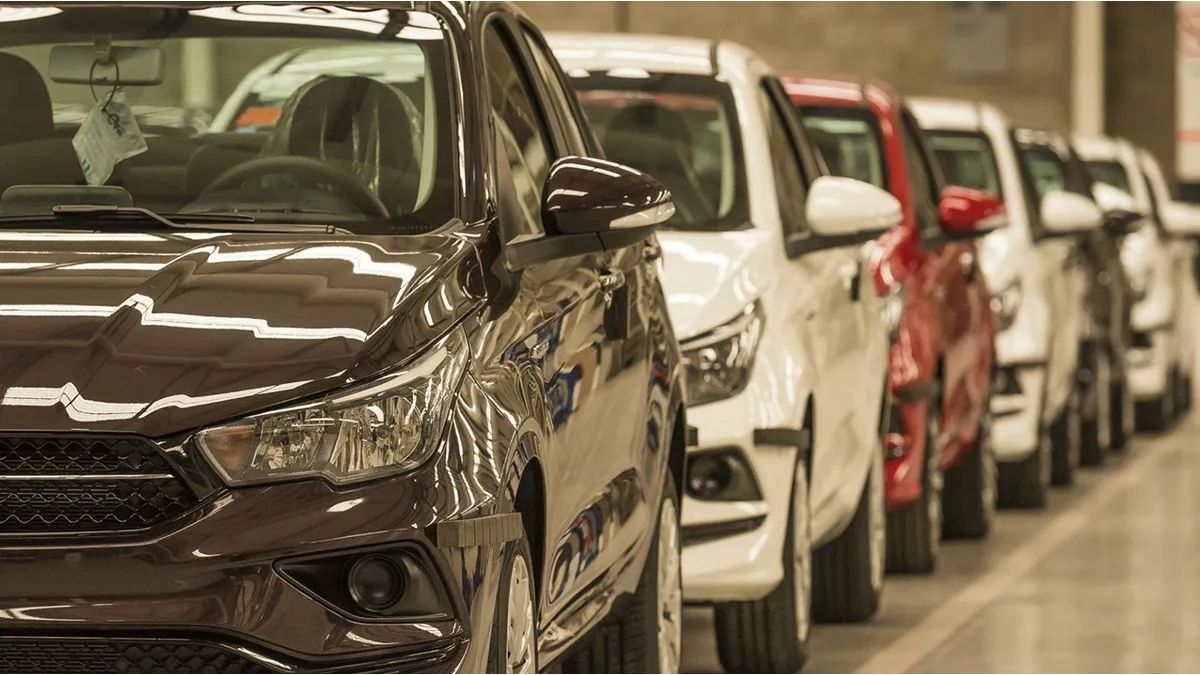 Los autos se encarecen y quedan solo cinco modelos por debajo de los $30 millones