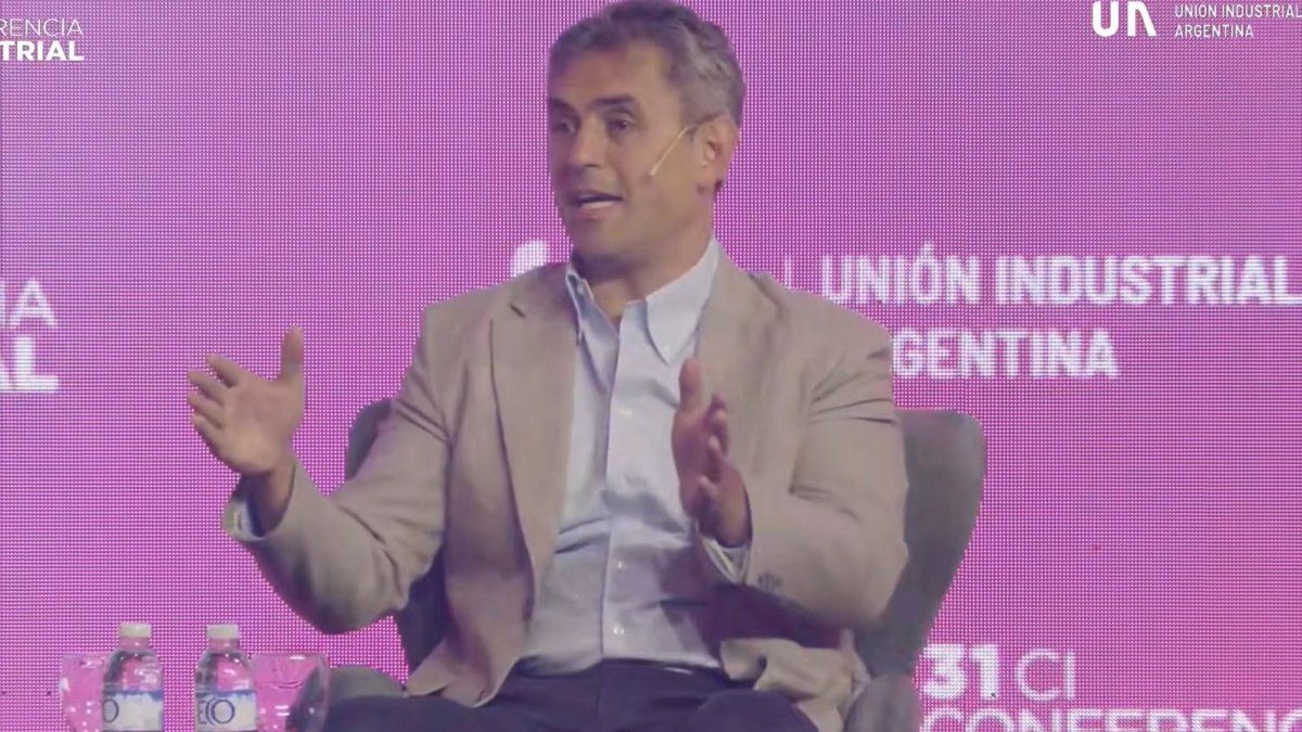 Hablan de proteger derechos pero se olvidan que hay más de 7 millones de perosnas que trabajan en la informalidad