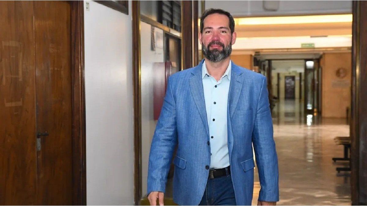 Detuvieron a un concejal libertario de Mendoza por manejar alcoholizado y piden su renuncia