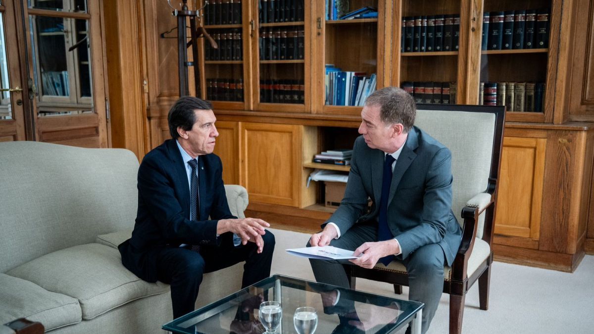 Diego Santilli recibió en la Casa Rosada al gobernador de Jujuy, Carlos Sadir