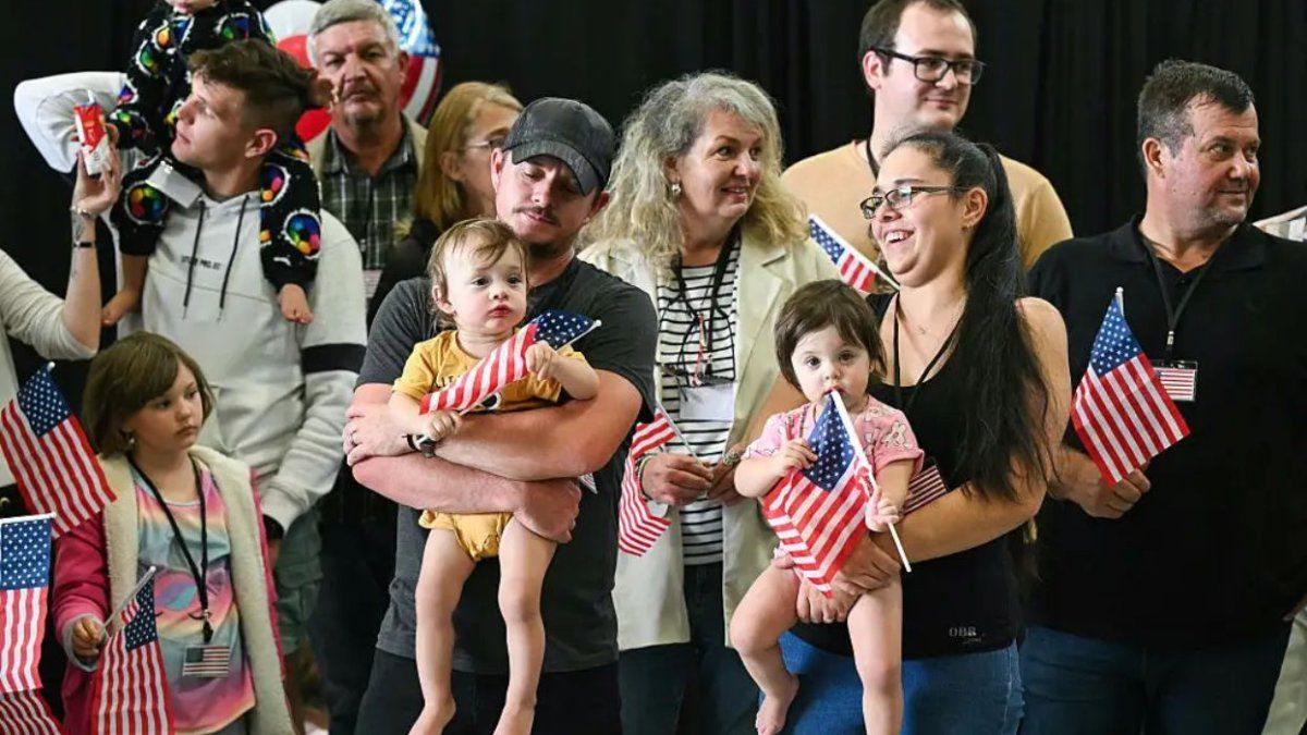 EEUU recibe a los afrikáners, sudafricanos blancos que llegan como refugiados por sufrir discriminación racial