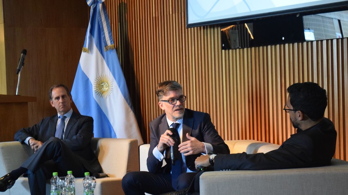 Economistas expusieron las causas del triunfo de Javier Milei y alertaron por dos variables claves golpeadas por el modelo