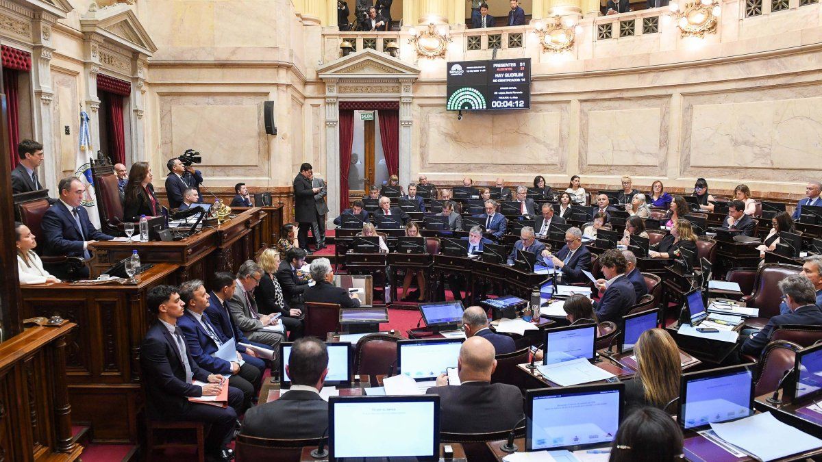 el Congreso recibirá a los 23 legisladores y espera por la definición del caso Lorena Villaverde