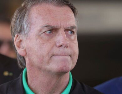 El gobierno de Brasilia le pidió a la Justicia que evalúe la salud de Jair Bolsonaro antes de encarcelarlo