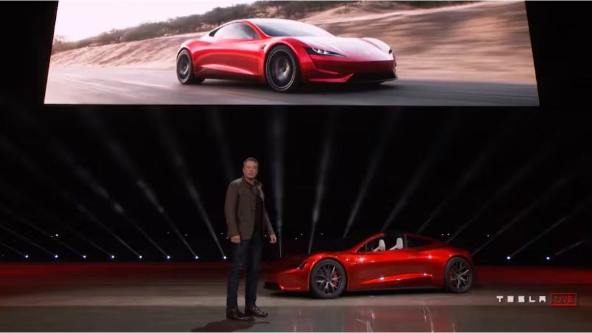 Elon Musk anunció el prototipo del primer auto volador llamado Tesla Roadster