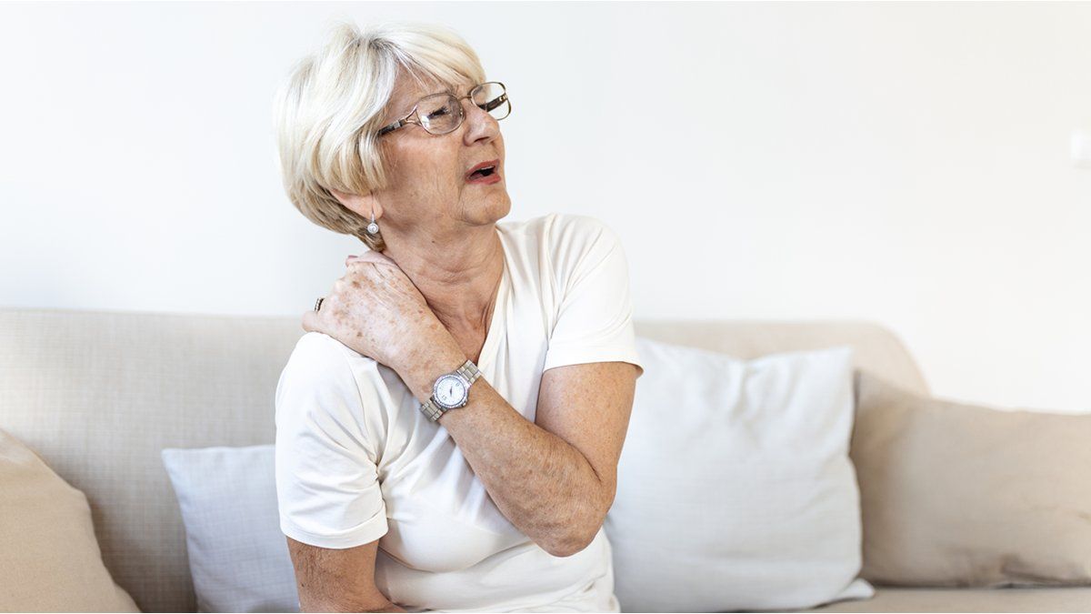 El entrenamiento recomendado por expertos para quienes padecen de osteoporosis