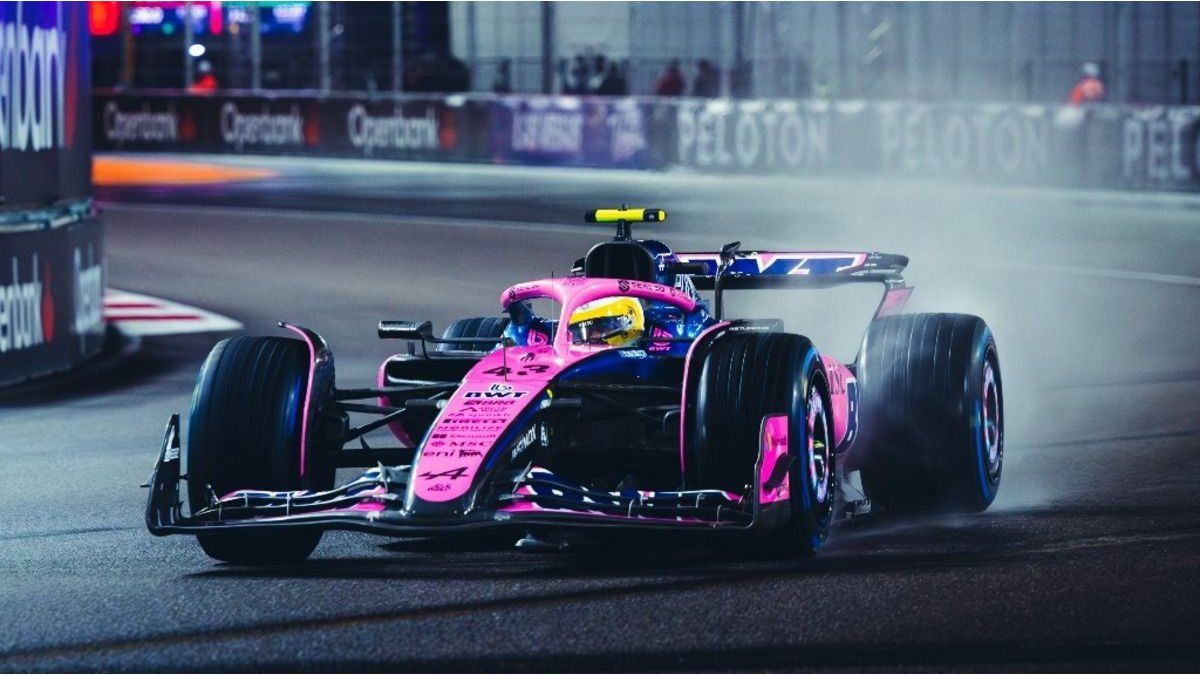 Franco Colapinto tuvo un buen desempeño en una clasificación atravesada por la lluvia y largará 15° en el GP de Las Vegas