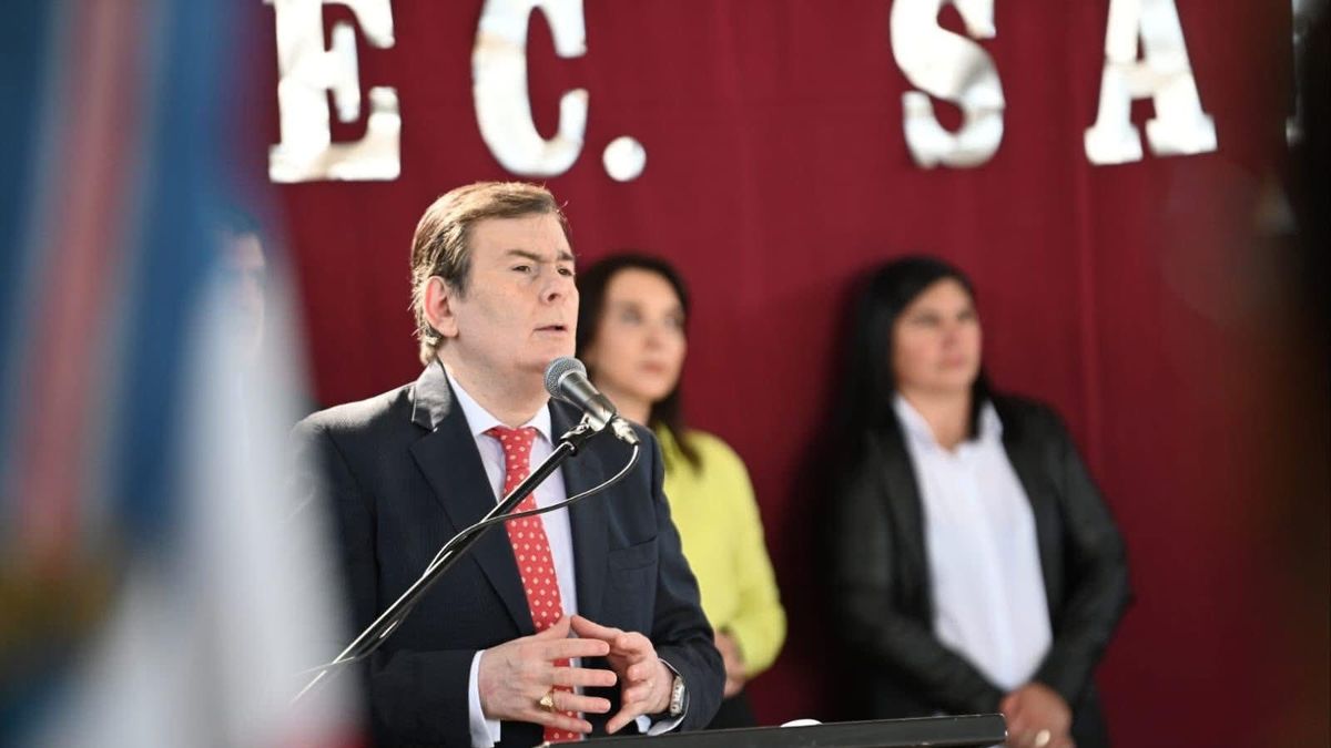 Gerardo Zamora coquetea con dos bloques propios en el Congreso para conservar margen de maniobra