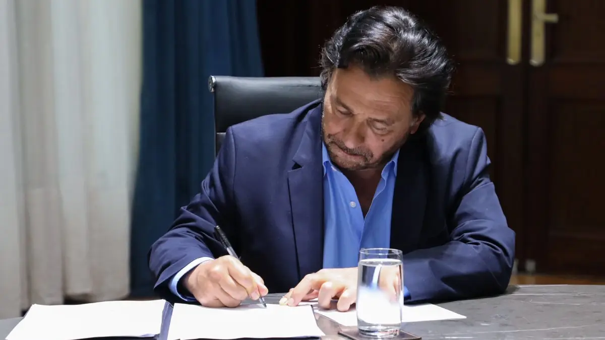 Gustavo Sáenz reclamó una ley de derribo luego de la caída de una avioneta con cocaína en Salta