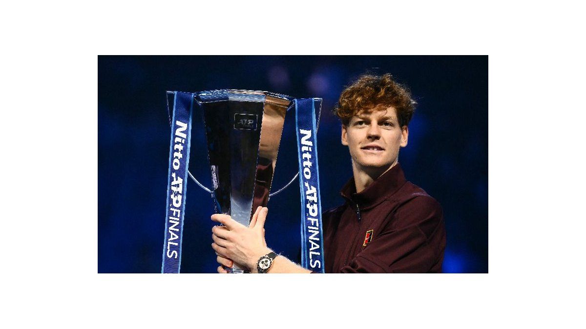 Jannik Sinner se consagró bicampeón del ATP Finals, al imponerse ante Carlos Alcaraz