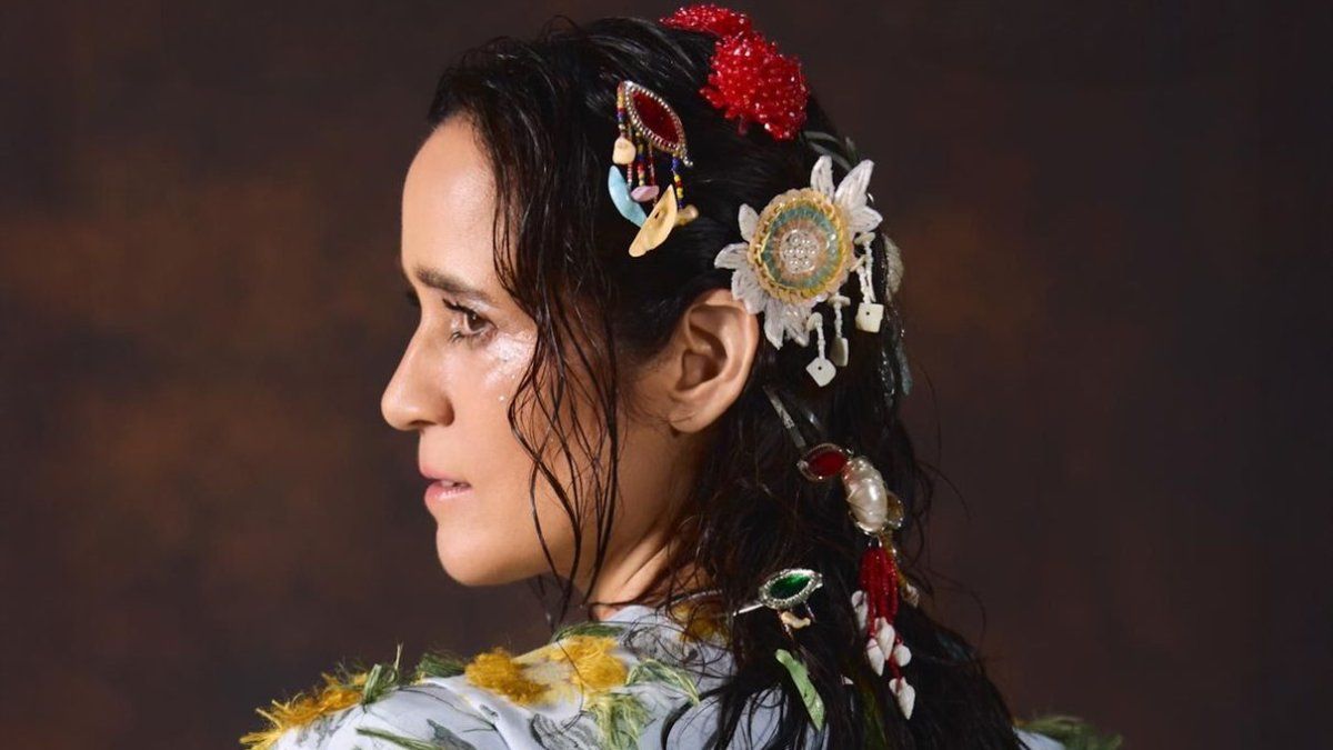 Julieta Venegas presenta Tiempos Dorados, el primer sencillo de su nuevo álbum
