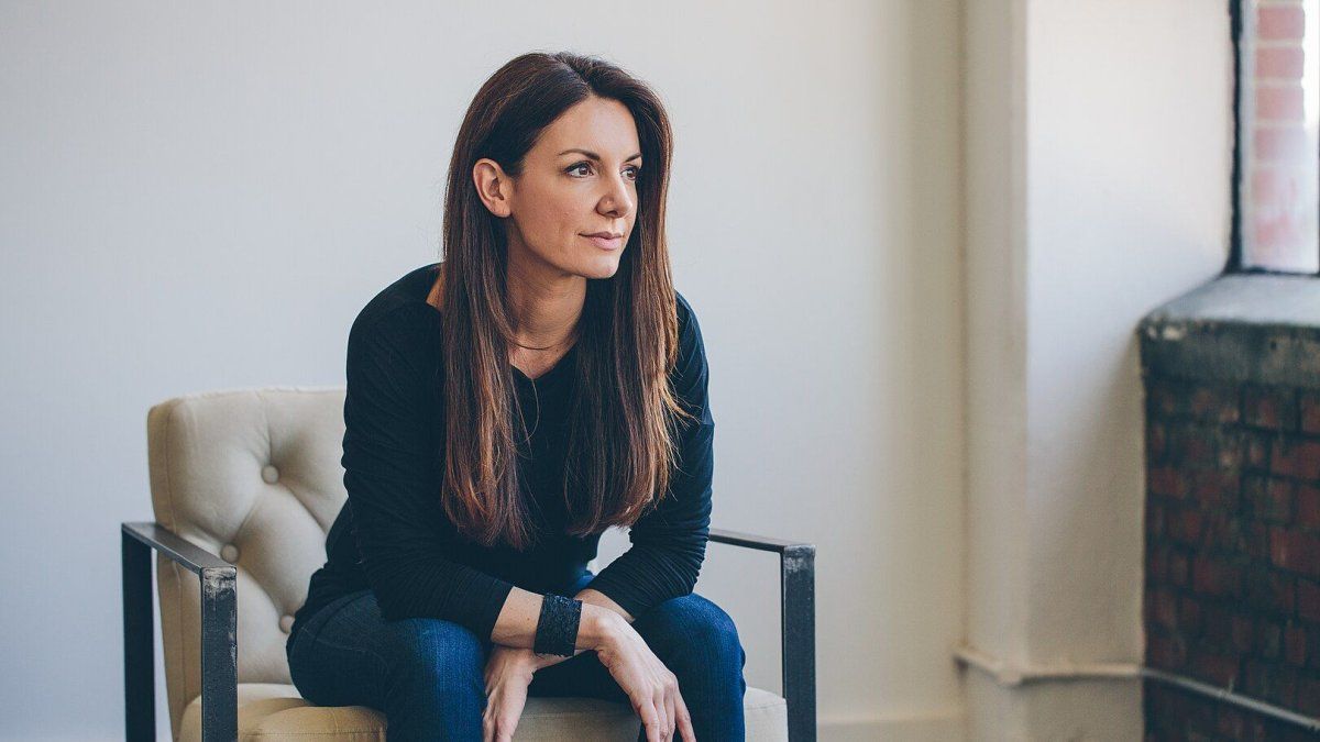 La empresaria que pasó de ser una simple empleada a liderar un gigante multimillonario: quién es Kat Cole