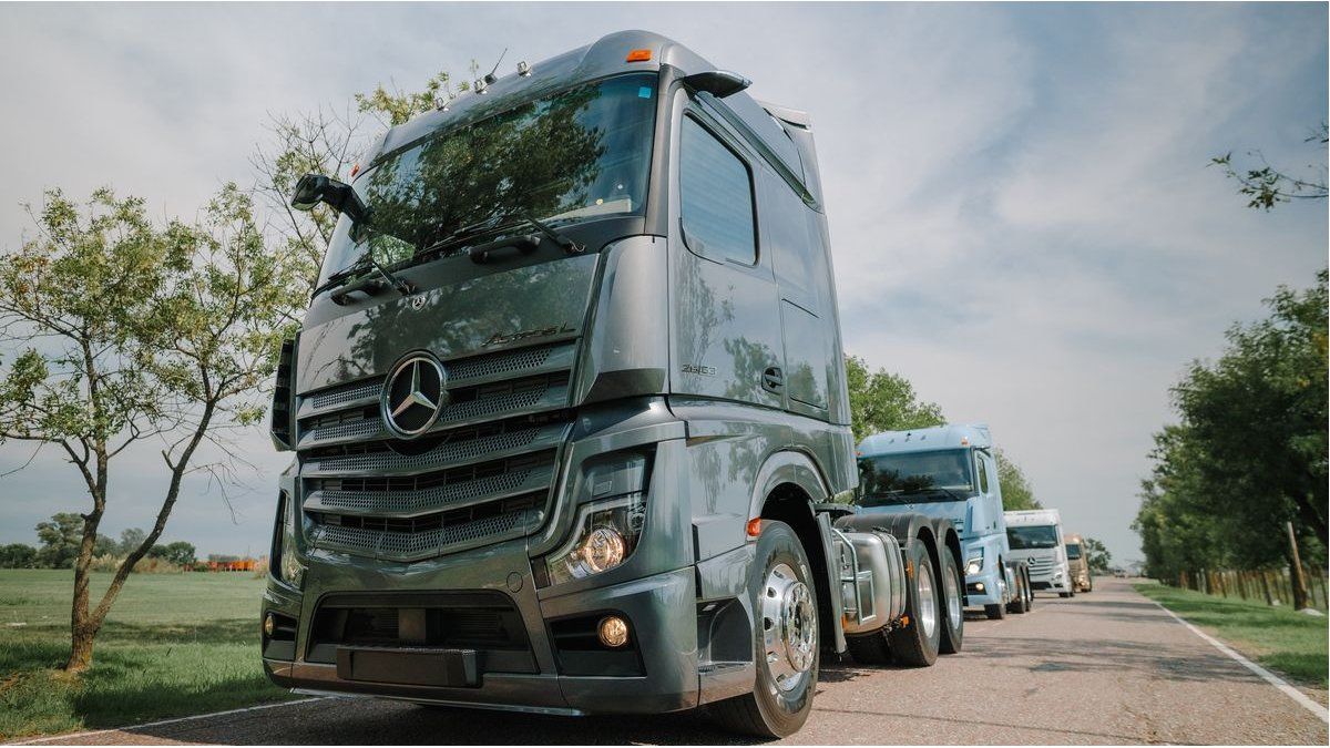 Mercedes-Benz presentó la última tecnología del camión Actros L 2663