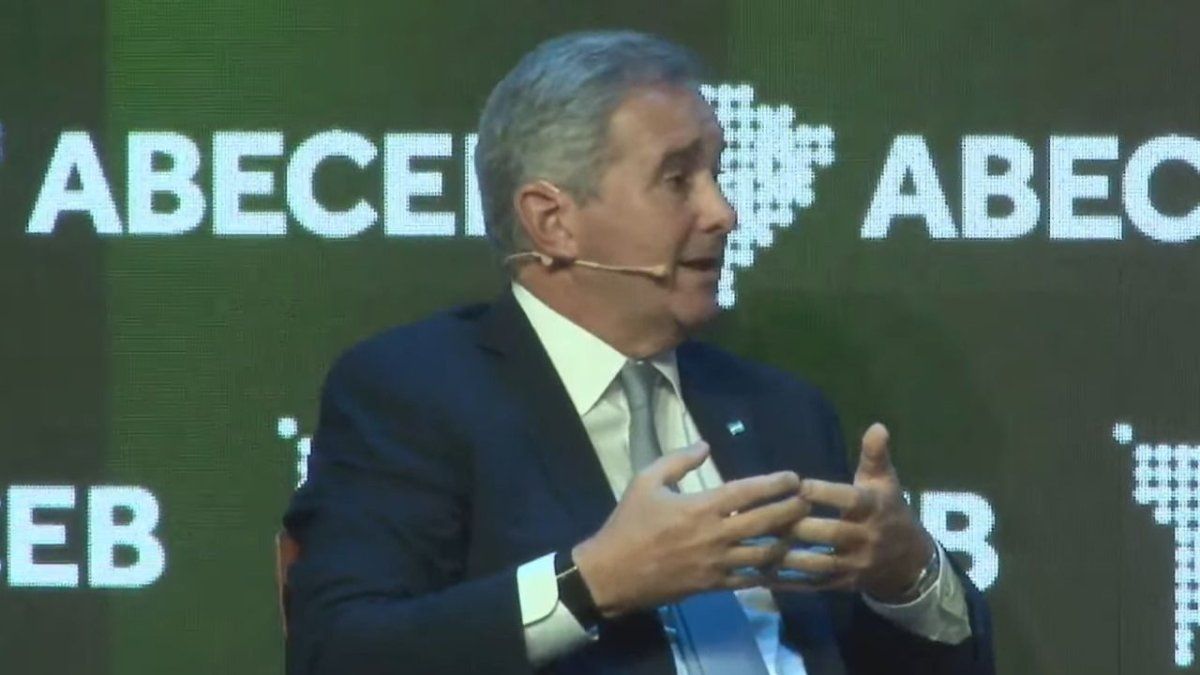 más negociaciones con EEUU y la valijita para vender la Argentina en el mundo