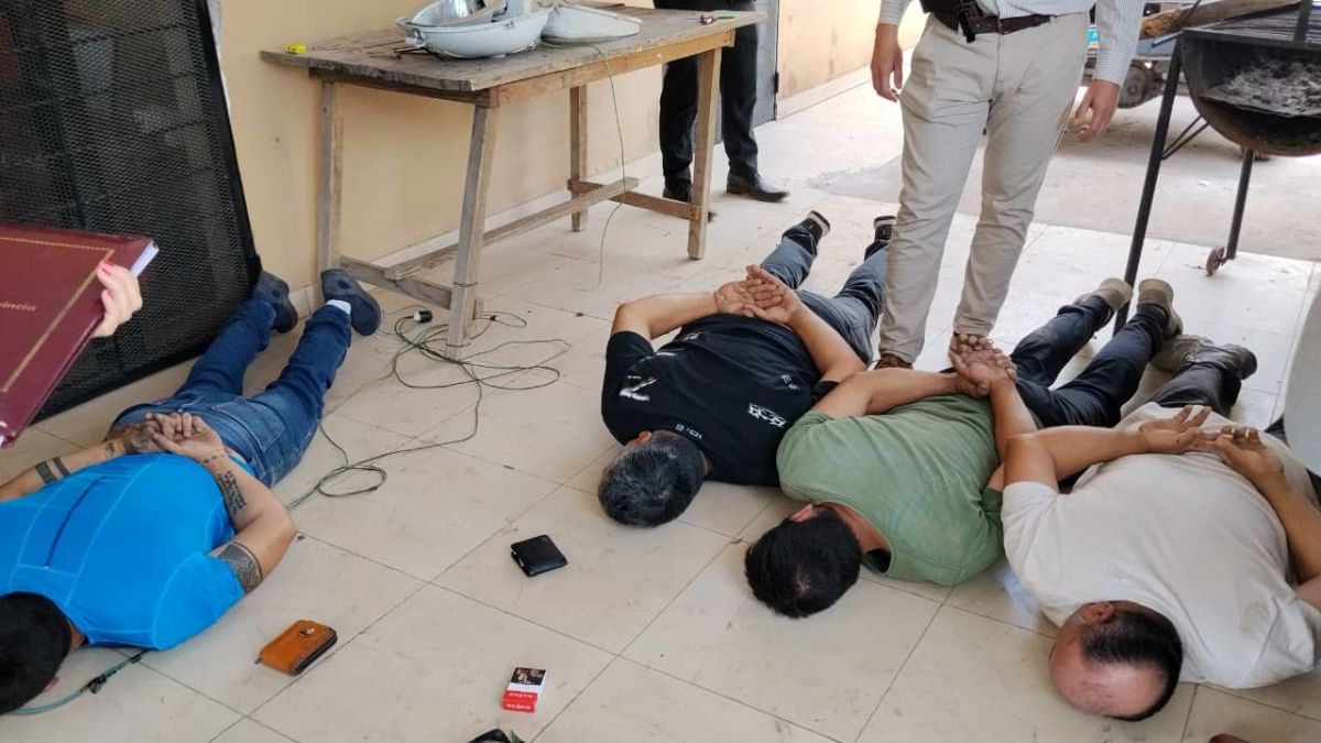 Osvaldo Jaldo dio de baja a los policías que usaban a presos como albañiles en Tucumán