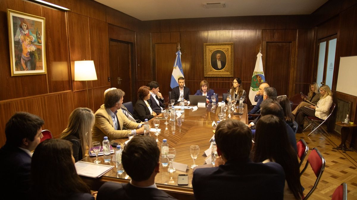 Patricia Bullrich reunió al bloque libertario para empezar a avanzar con las reformas del Gobierno