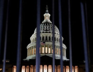 Republicanos rechazan la propuesta demócrata y se prolonga el cierre del Gobierno en EEUU