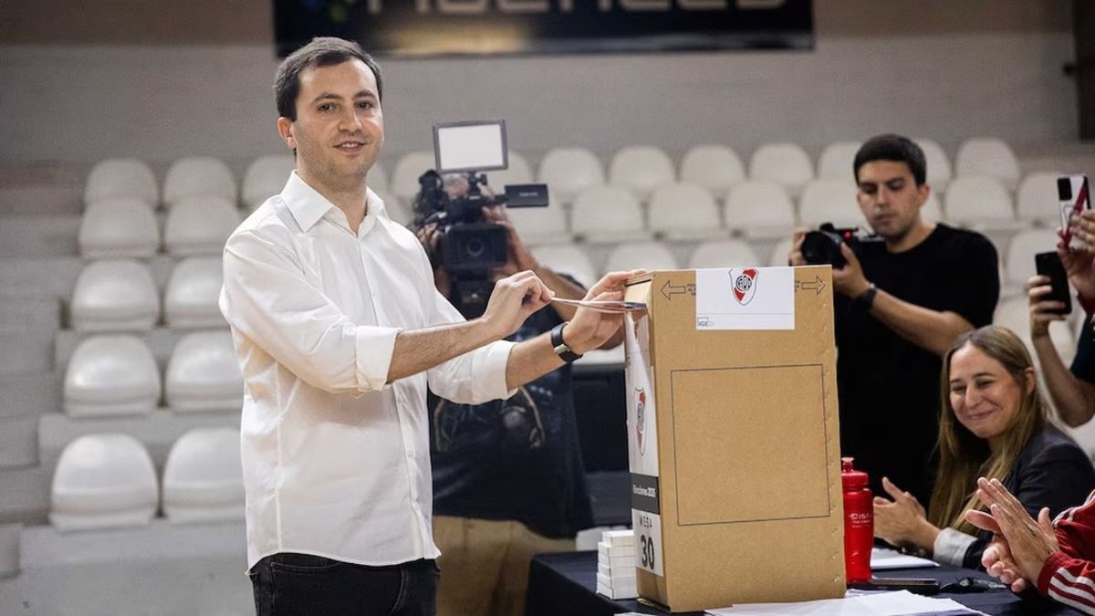 Stefano Di Carlo ganó y es el nuevo presidente del club