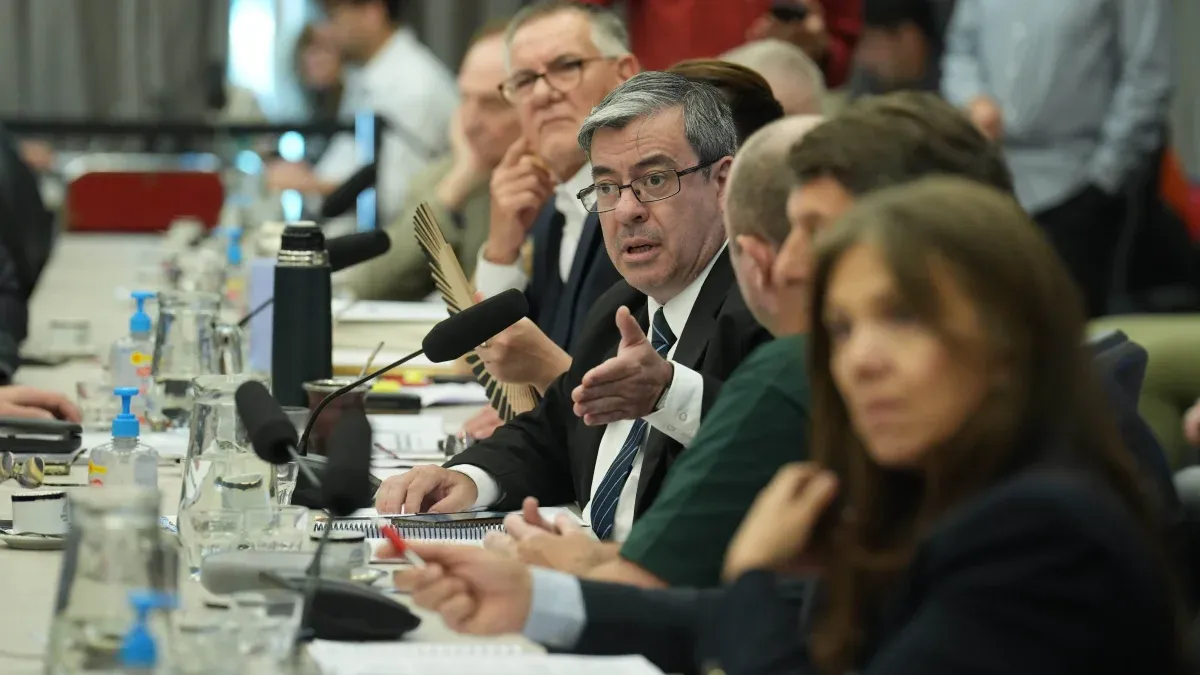 la oposición tiene los minutos contados para llevar el Presupuesto al recinto