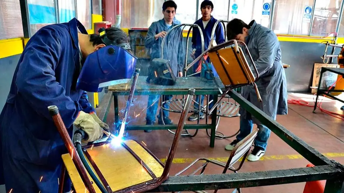 alerta en provincias por el posible desfinanciamiento de las escuelas técnicas y agrotécnicas