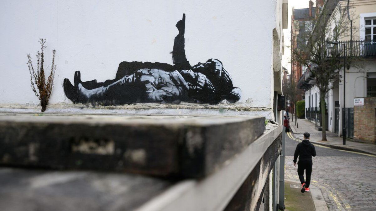 Banksy reapareció en Londres con dos murales sobre la desigualdad y la crisis de vivienda