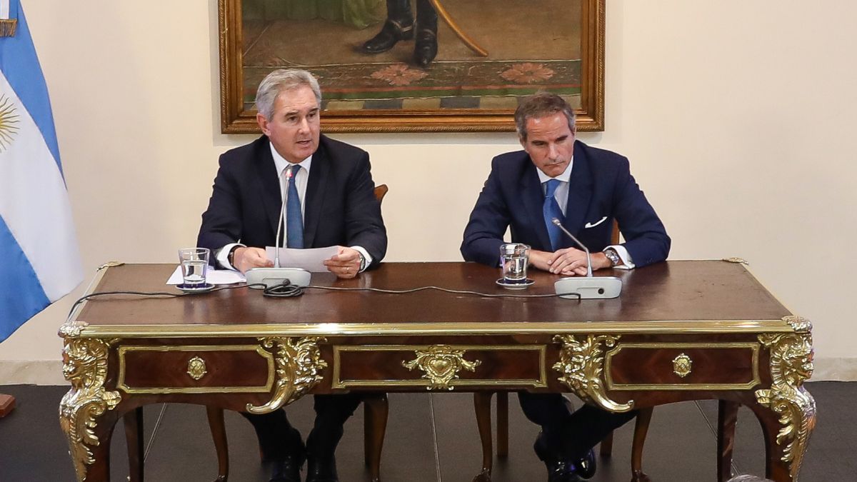 lanzó su candidatura con un acto en Cancillería