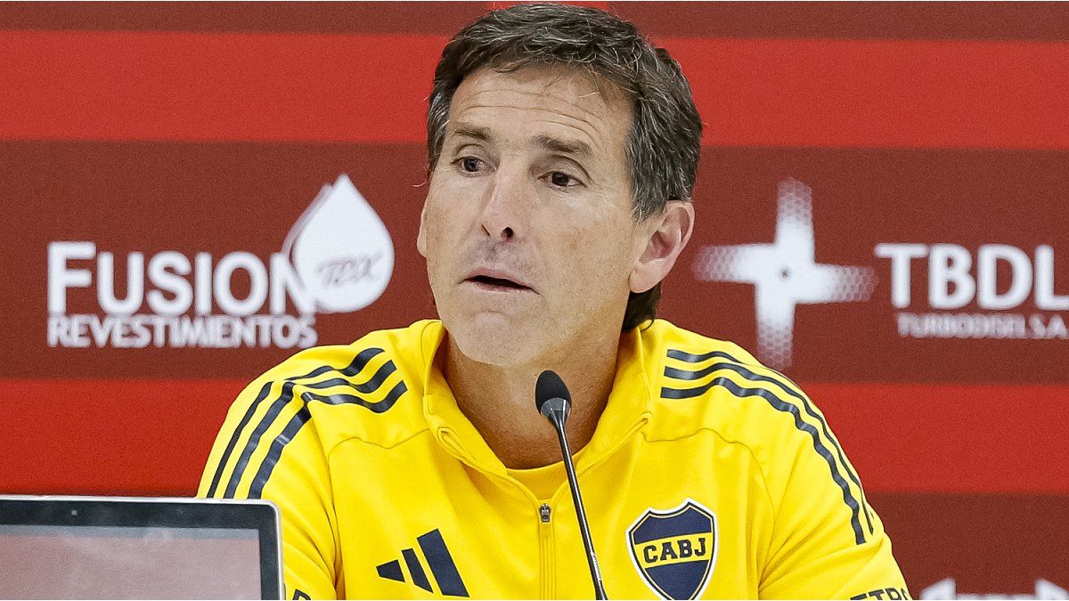 Claudio Úbeda defendió el cambio de Zeballos que generó la indignación de los hinchas de Boca