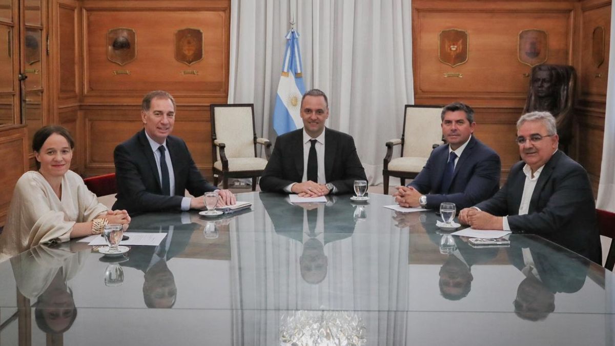 El Gobierno reactivó reuniones con gobernadores por el Presupuesto 2026, las reformas y los cambios a la Ley de Glaciares