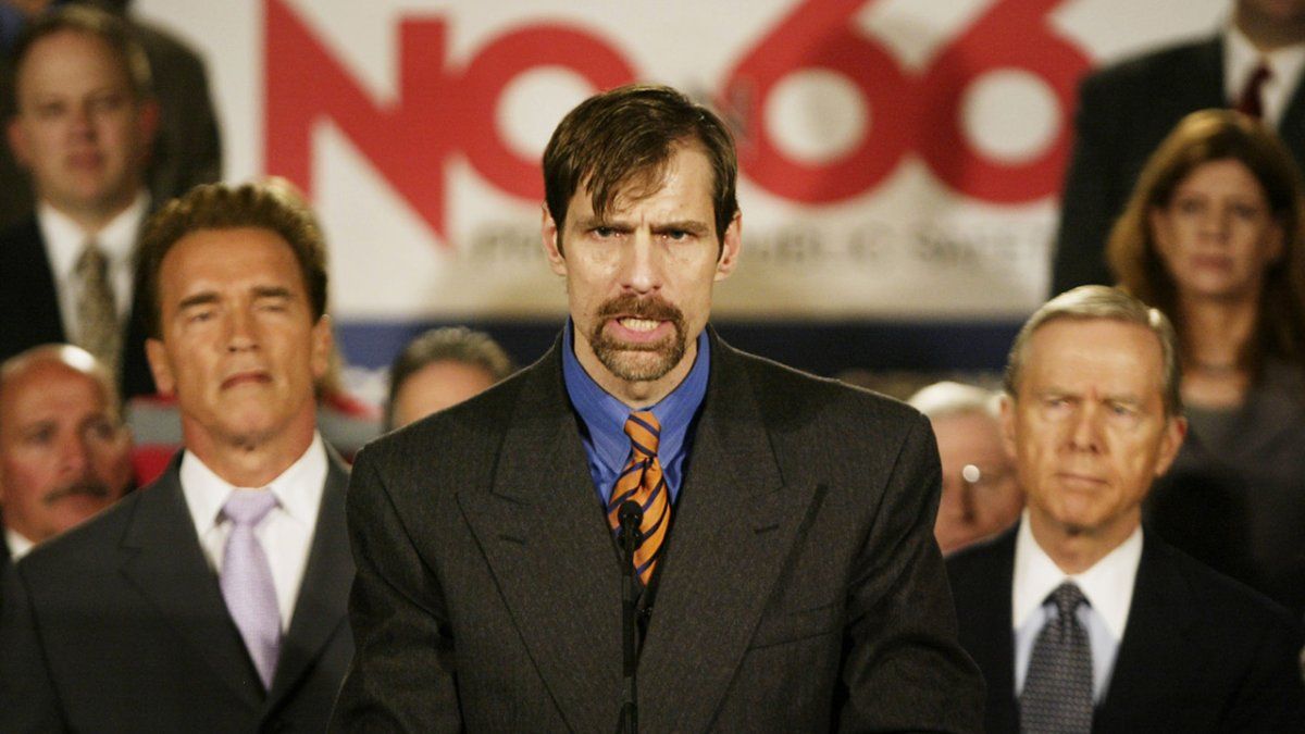 El excéntrico multimillonario que utilizó su fortuna para insólitos "lujos": quién es Henry Nicholas