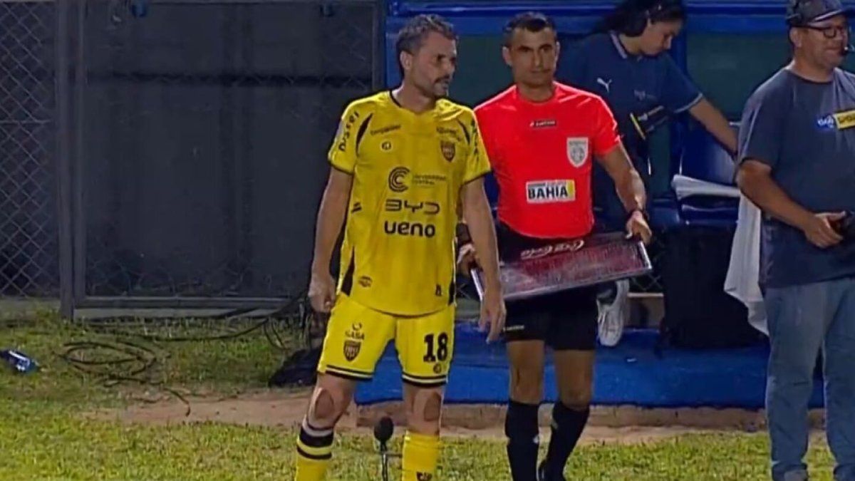 el presidente que disputó un partido oficial y rompió un récord