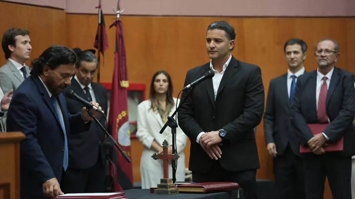 Gustavo Sáenz renovó su gabinete con jovencitos descansados y con mucha fuerza