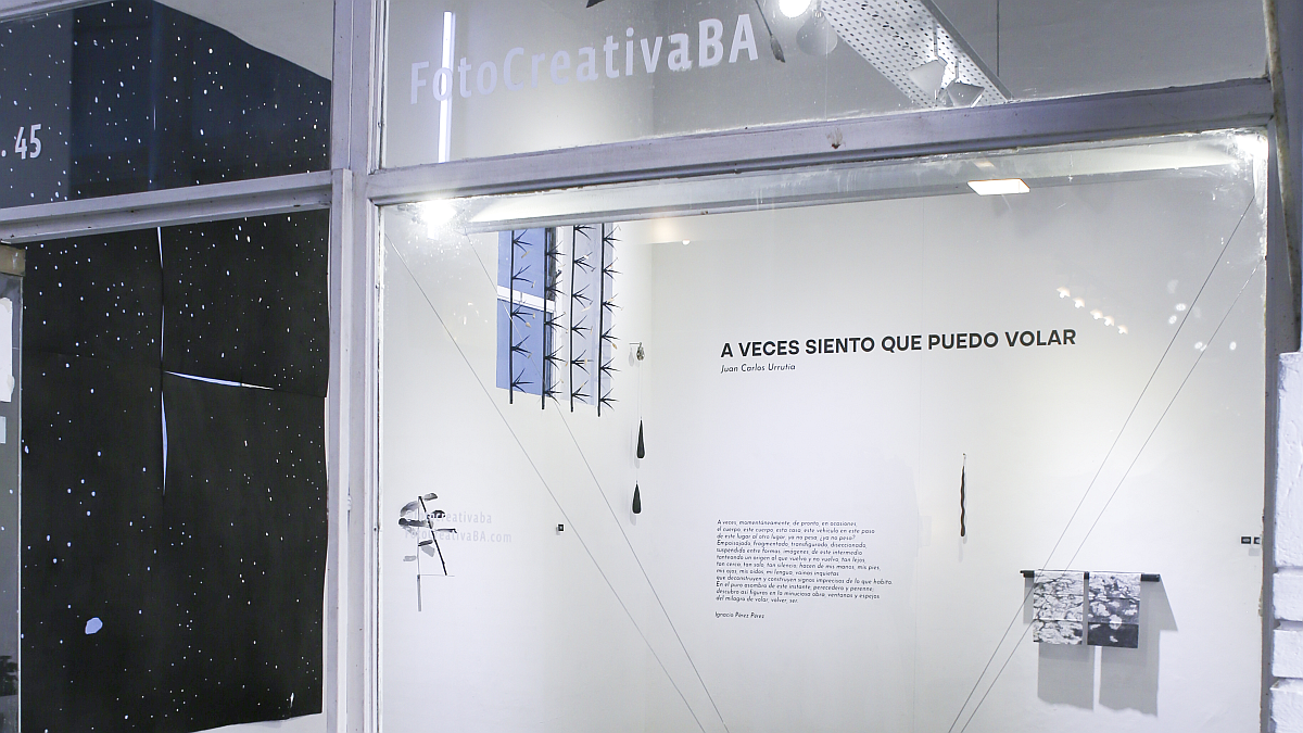 Juan Carlos Urrutía presentó en Buenos Aires una poética del vuelo y la transformación