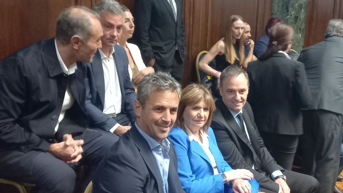 La Libertad Avanza veta lista de expositores en el Senado