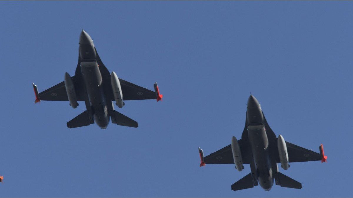 Las mejores fotos de la presentación de los aviones F-16