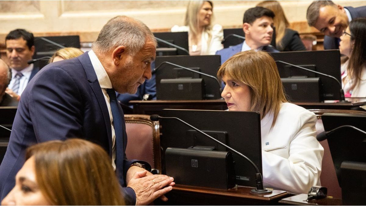 la orden de Luis Caputo, guerra con el PRO y un paro que complica