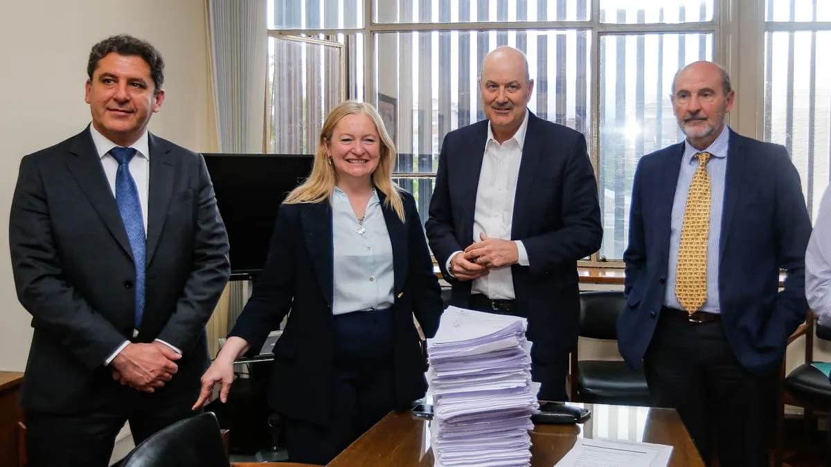 Mendoza cuestionó en bloque a Federico Sturzenegger por comparar al mundo viñatero con la AFA de Claudio Chiqui Tapia