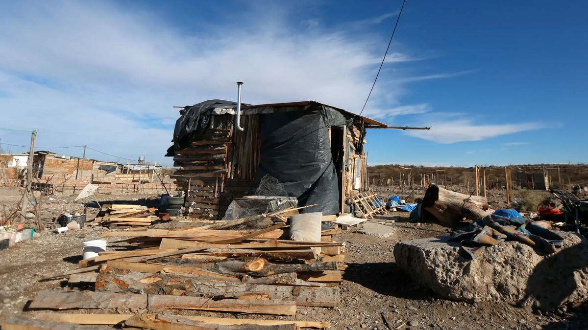 Según la UCA, la pobreza bajó al 36,3% y la indigencia al 6,8% en el tercer trimestre
