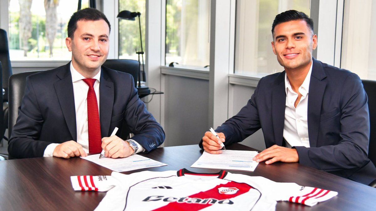 River oficializó la llegada de Fausto Vera, su primer refuerzo del mercado de pases