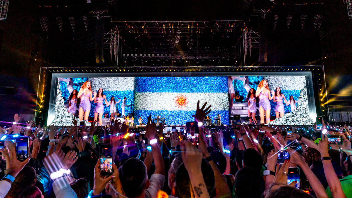 Shakira regresó a Buenos Aires y saldó cuentas pendientes en un show repleto de guiños al público argentino