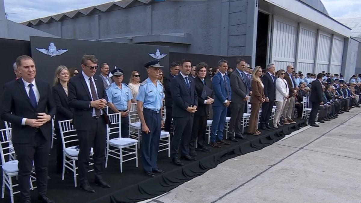 sobrevuelo por Buenos Aires y acto oficial en Córdoba