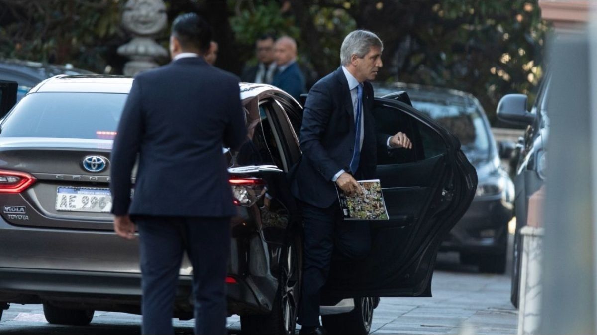 quedó suspendido el uso de vehículos oficiales para funcionarios